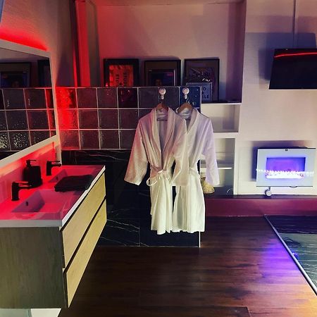 Jacuzzi 9Em Apartment Paris Exterior photo